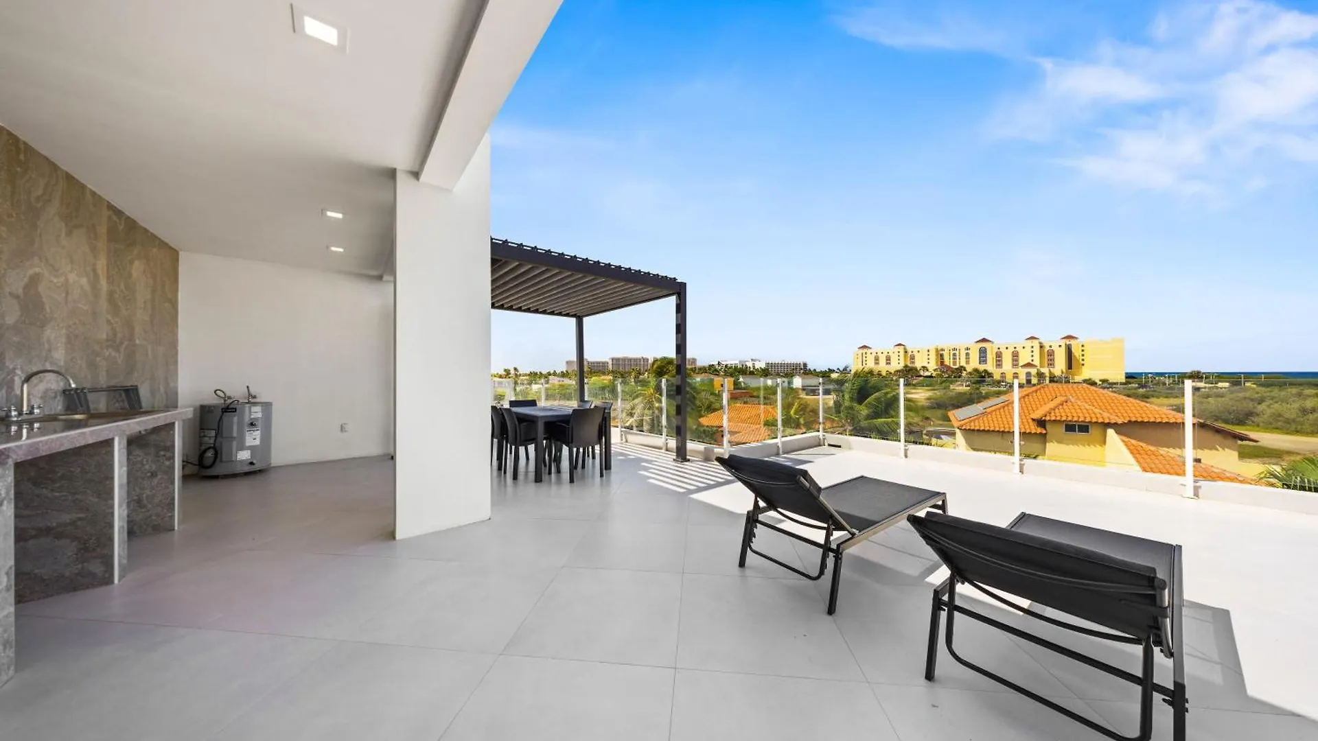 3Br With Jacuzzi & View By Bocobay 0*, Palm Beach Aruba